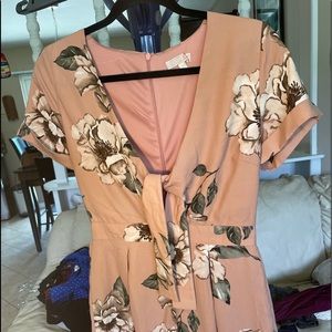 ❤️Gianni Bini Floral Romper Blush small tie shorts
